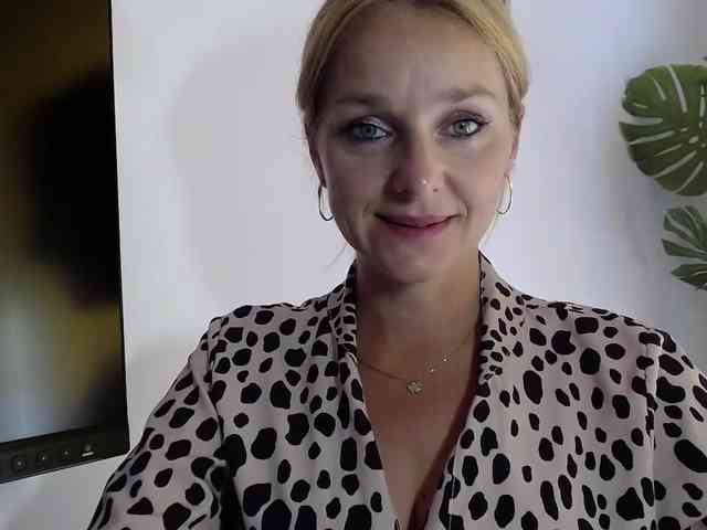 SecretAlicia webcam