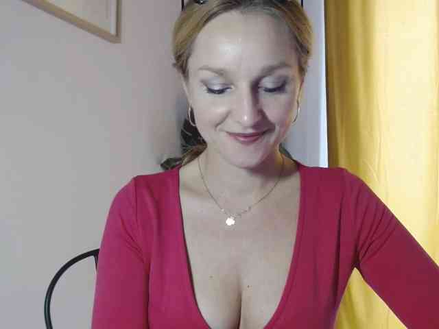 SecretAlicia webcam
