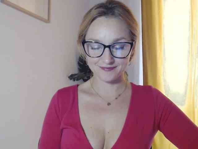 Model: SecretAlicia