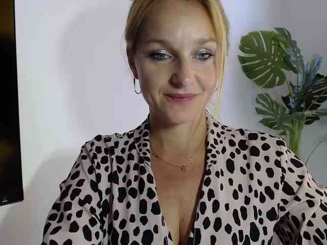 SecretAlicia webcam