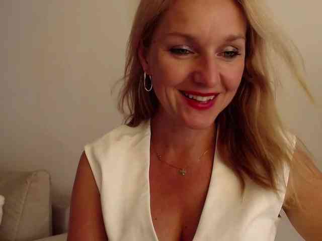 SecretAlicia webcam