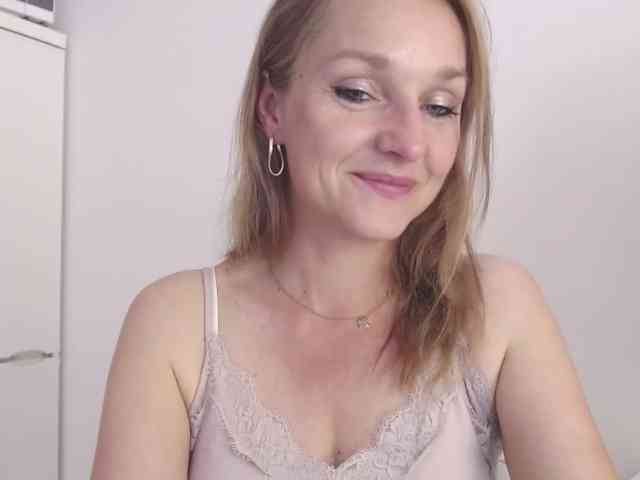 SecretAlicia webcam