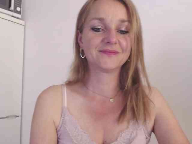 SecretAlicia webcam