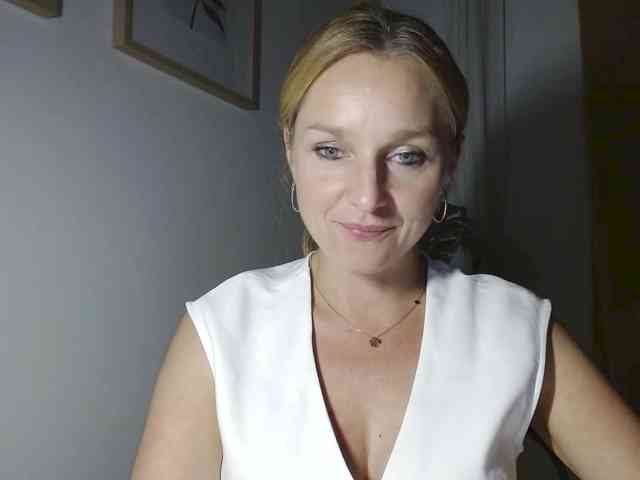 SecretAlicia webcam