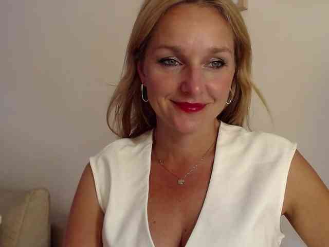 SecretAlicia webcam