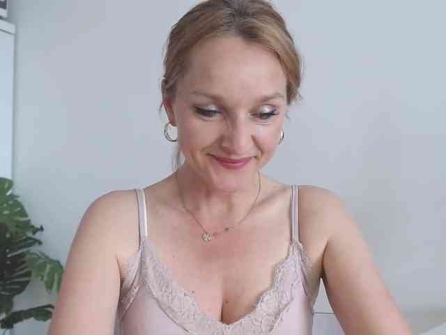 SecretAlicia webcam