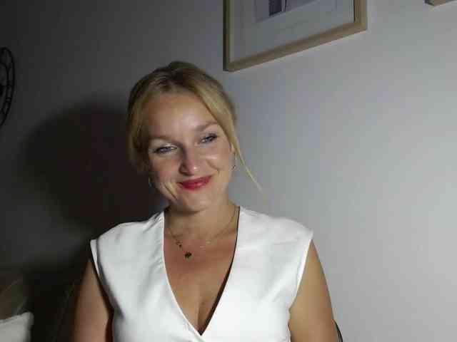 SecretAlicia webcam