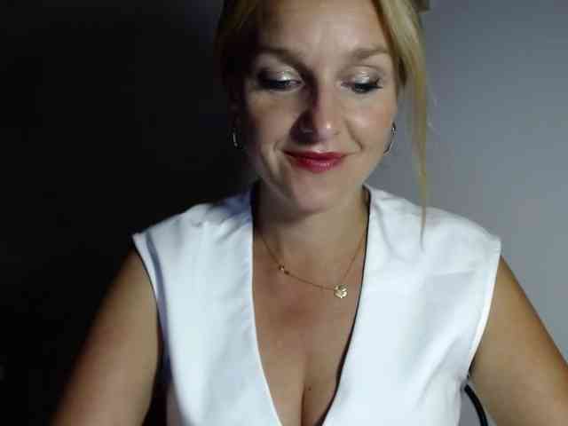 SecretAlicia webcam