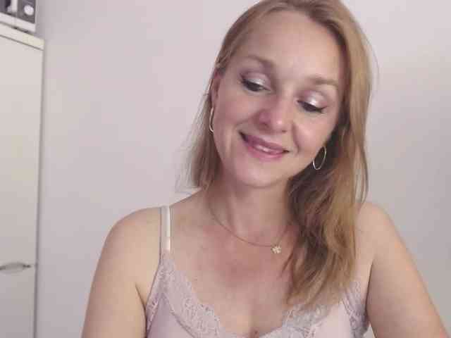 SecretAlicia webcam
