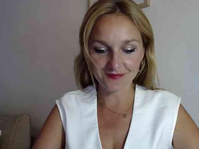 SecretAlicia webcam