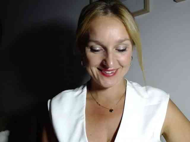 SecretAlicia webcam