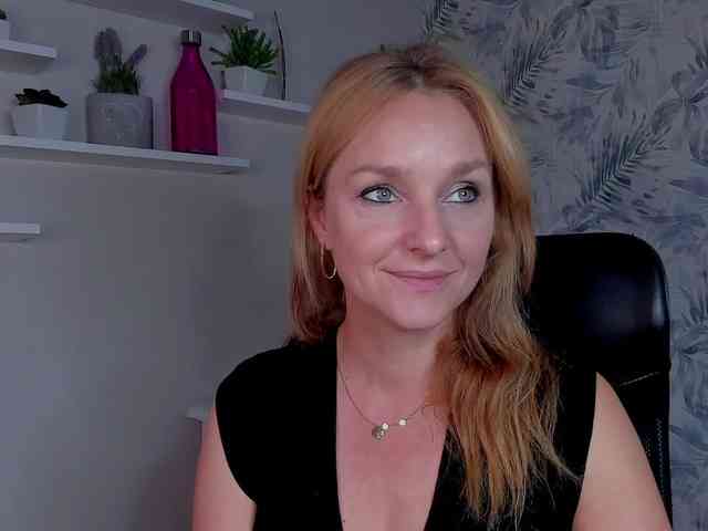 SecretAlicia webcam