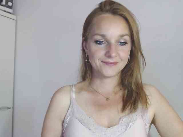 Model: SecretAlicia