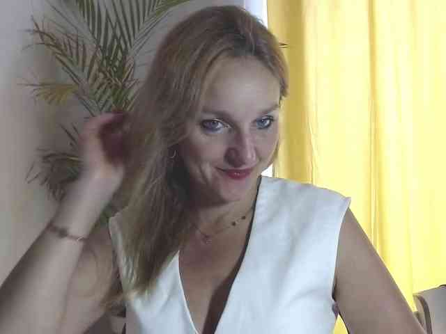 SecretAlicia webcam