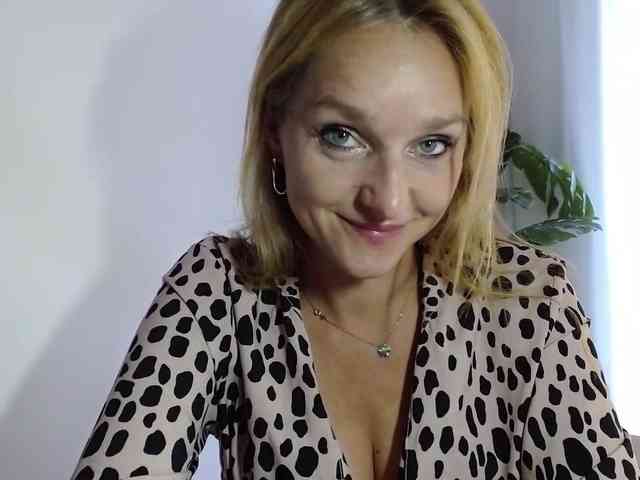 SecretAlicia webcam