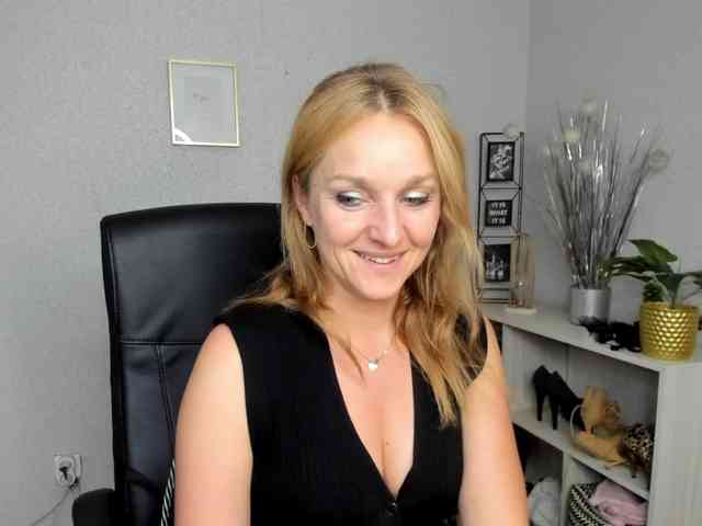 SecretAlicia webcam