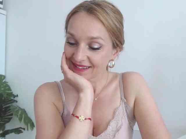 SecretAlicia webcam