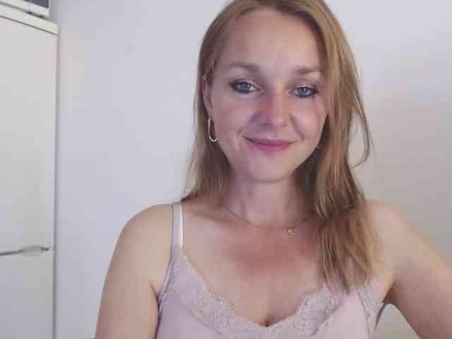 SecretAlicia webcam