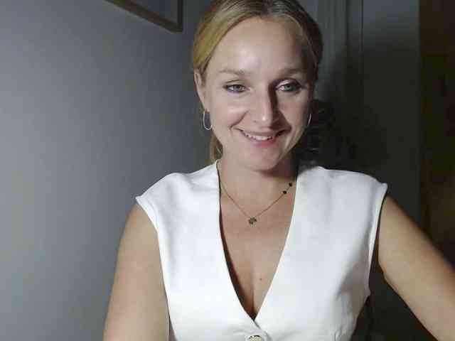 SecretAlicia webcam
