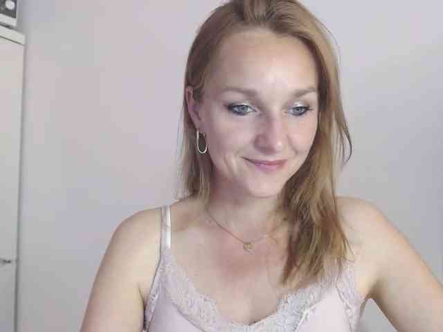 SecretAlicia webcam