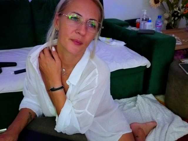 Sweetaniaa live cam on BongaCams