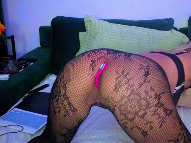 Sweetaniaa live cam on BongaCams