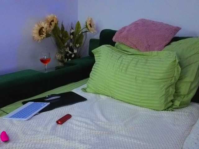 Sweetaniaa live cam on BongaCams