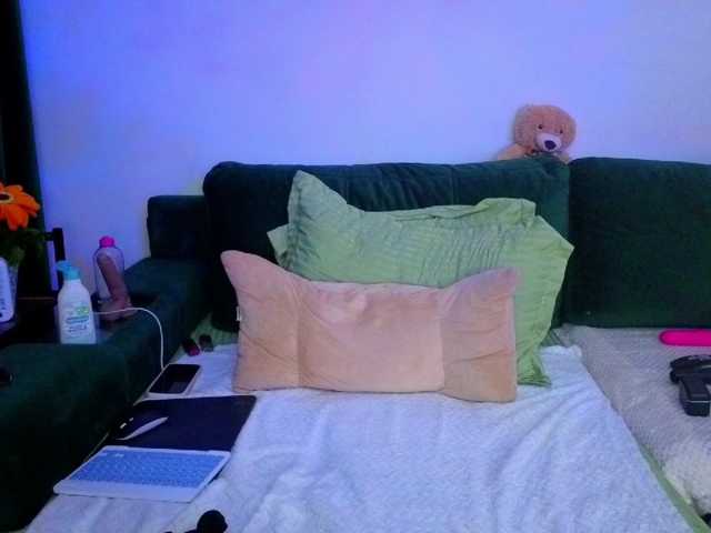 Sweetaniaa live cam preview