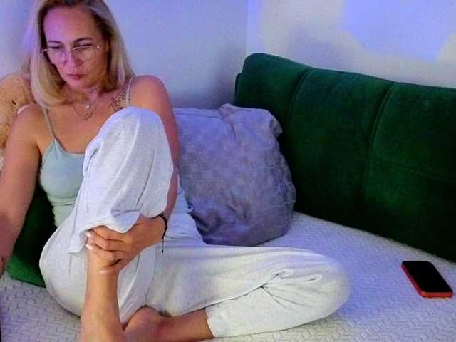 Sweetaniaa's BongaCams show and profile