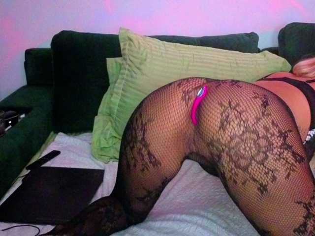 Sweetaniaa live cam preview