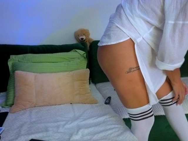 Sweetaniaa live cam preview