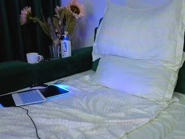 Sweetaniaa live webcam show