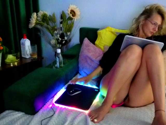 Sweetaniaa live cam on BongaCams