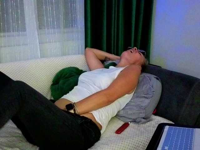 Sweetaniaa's BongaCams show and profile