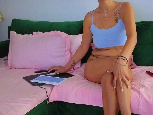 Sweetaniaa live cam on BongaCams