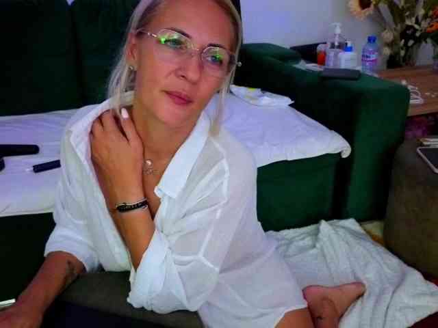 Sweetaniaa webcam