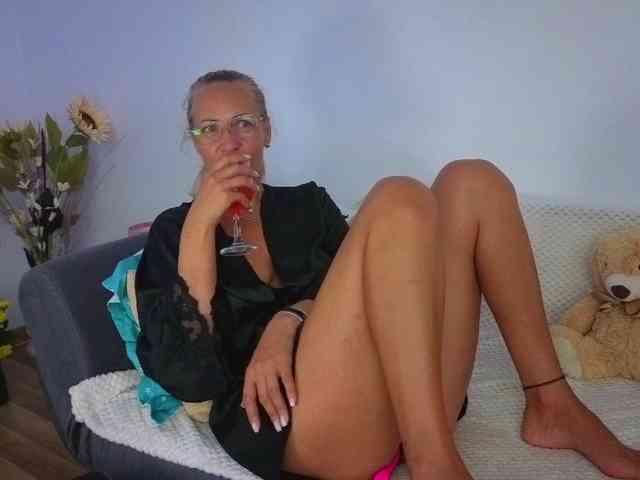 Sweetaniaa webcam