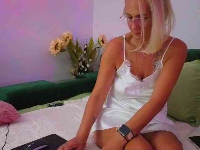 Sweetaniaa webcam