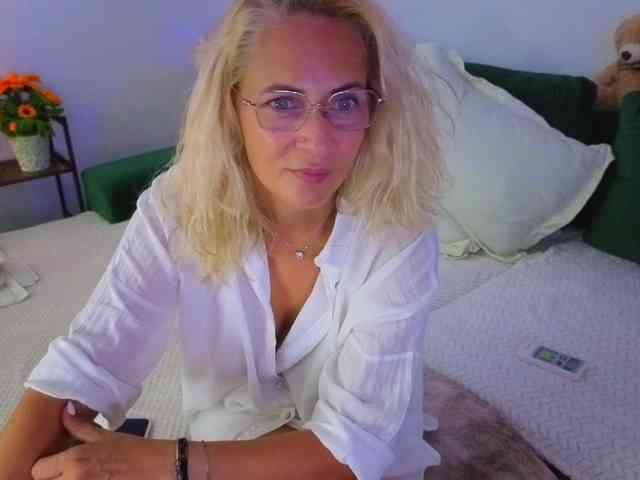 Sweetaniaa webcam