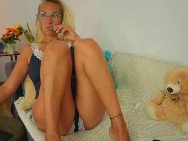 Sweetaniaa webcam