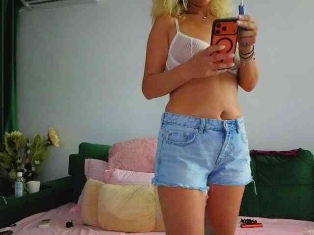 Sweetaniaa webcam