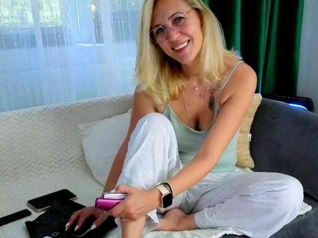 Sweetaniaa webcam