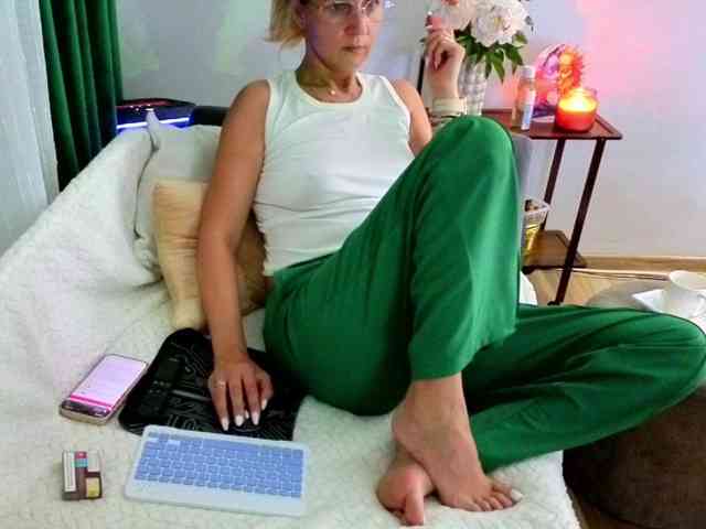 Sweetaniaa webcam
