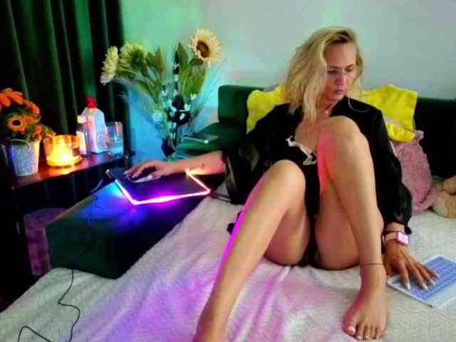 Sweetaniaa webcam