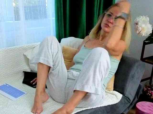 Sweetaniaa webcam
