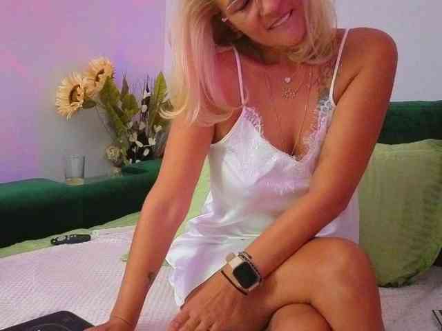 Sweetaniaa webcam