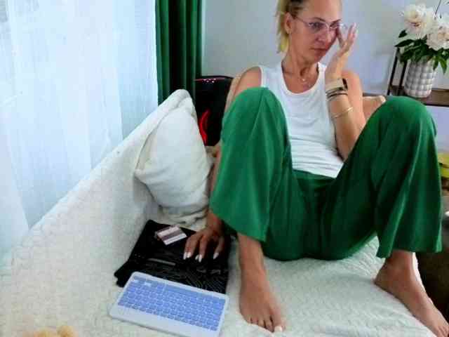 Sweetaniaa webcam
