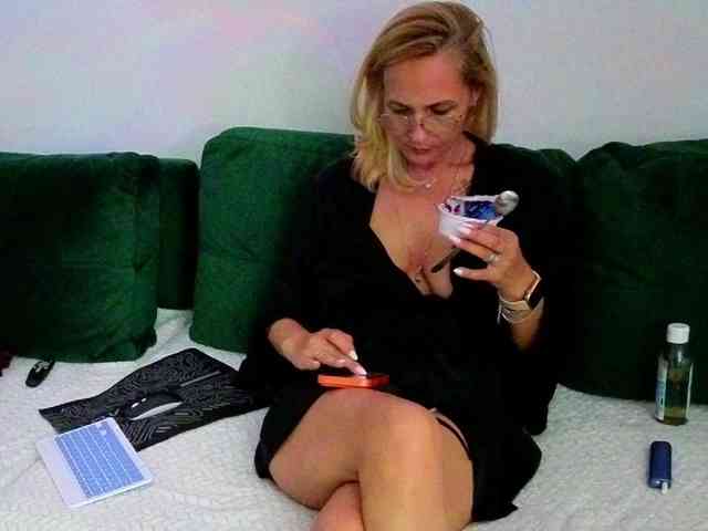 Sweetaniaa webcam