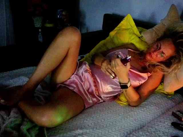 Sweetaniaa webcam