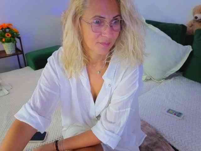 Sweetaniaa webcam